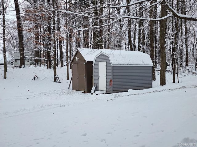 9707 North Lake Rd Road, Watertown Township, MI 48464