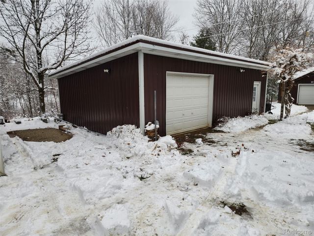 9707 North Lake Rd Road, Watertown Township, MI 48464