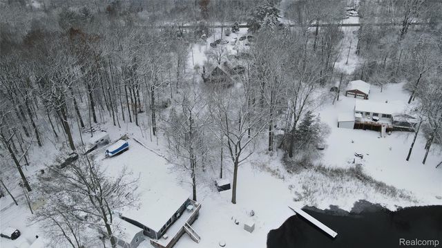 9707 North Lake Rd Road, Watertown Township, MI 48464