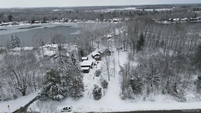 9707 North Lake Rd Road, Watertown Township, MI 48464