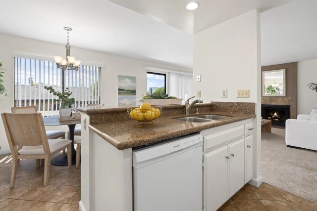 7780 PARKWAY DR 1101, La Mesa, CA 91942