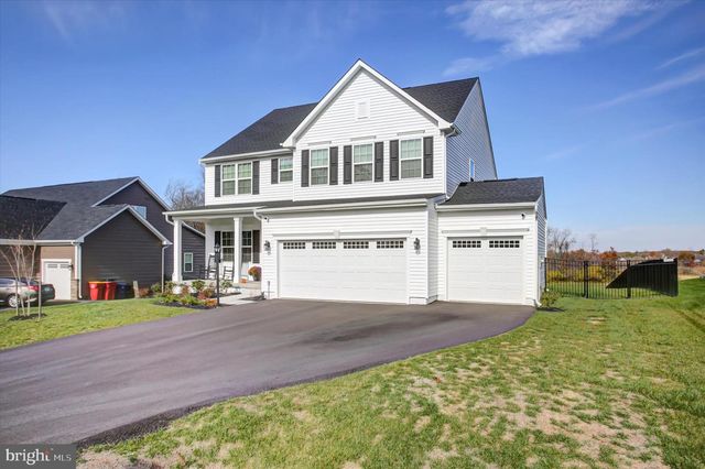1585 SHANNON DR S, Greencastle, PA 17225