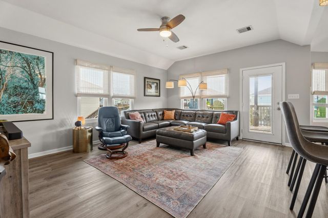 23154 Fresca Street, Galveston, TX 77554