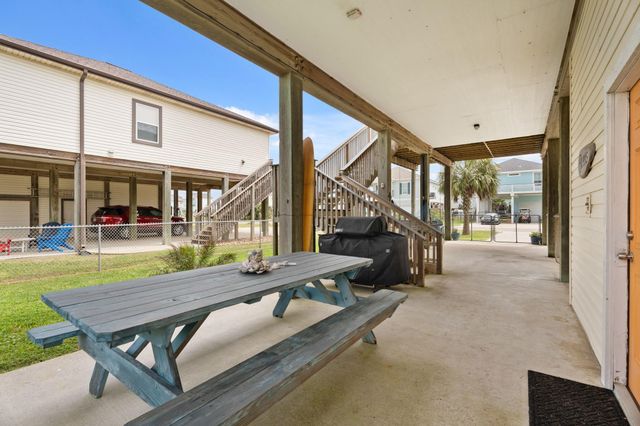 23154 Fresca Street, Galveston, TX 77554