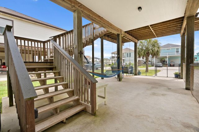 23154 Fresca Street, Galveston, TX 77554