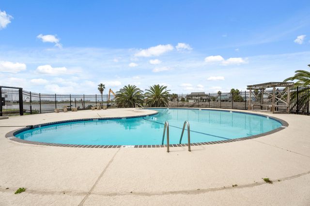 23154 Fresca Street, Galveston, TX 77554