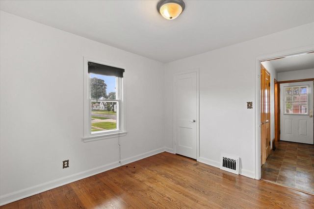 3776 S 19th STREET, Milwaukee, WI 53221