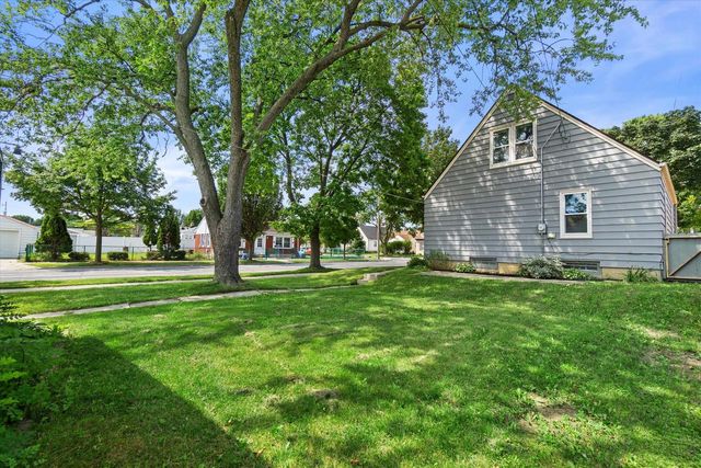 3776 S 19th STREET, Milwaukee, WI 53221