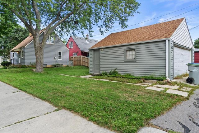 3776 S 19th STREET, Milwaukee, WI 53221