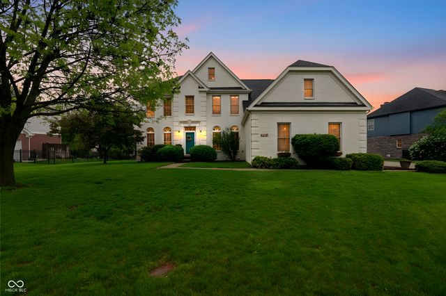 4276 Honeysuckle Lane, Zionsville, IN 46077