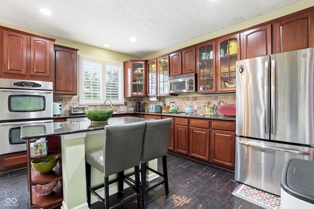 4276 Honeysuckle Lane, Zionsville, IN 46077