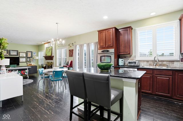 4276 Honeysuckle Lane, Zionsville, IN 46077