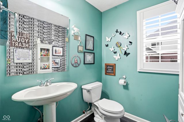 4276 Honeysuckle Lane, Zionsville, IN 46077