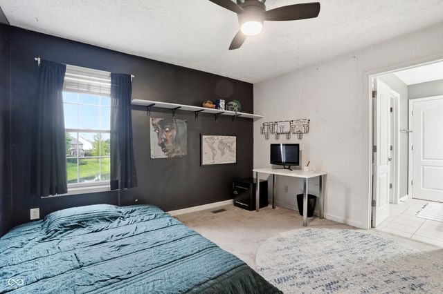 4276 Honeysuckle Lane, Zionsville, IN 46077