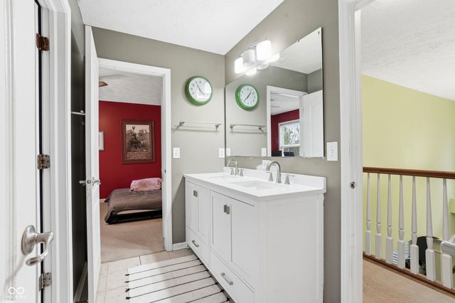 4276 Honeysuckle Lane, Zionsville, IN 46077