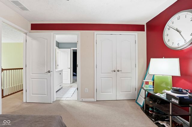 4276 Honeysuckle Lane, Zionsville, IN 46077