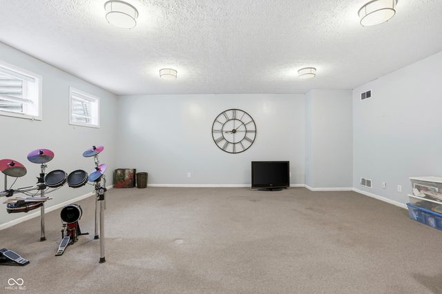 4276 Honeysuckle Lane, Zionsville, IN 46077