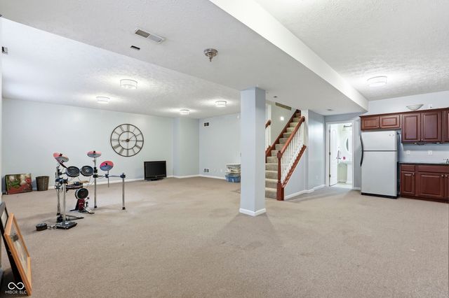 4276 Honeysuckle Lane, Zionsville, IN 46077