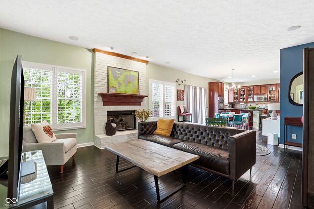 4276 Honeysuckle Lane, Zionsville, IN 46077