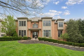 204 Laurel Oak Dr, Sewickley, PA 15143