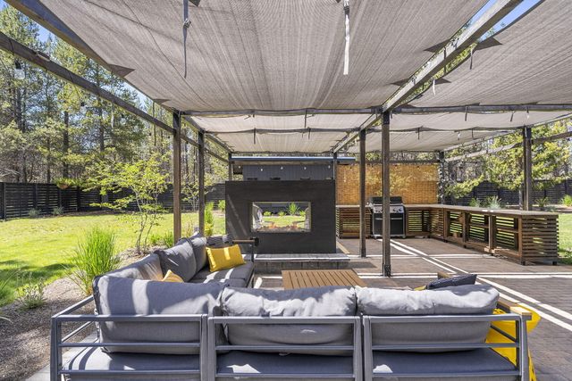 55050 Huntington Road, Bend, OR 97707