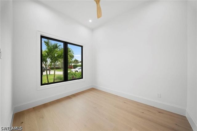 658 93rd AVE N, Naples, FL 34108