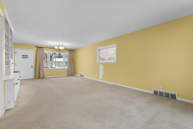 710 CEDAR STREET, Neenah, WI 54956