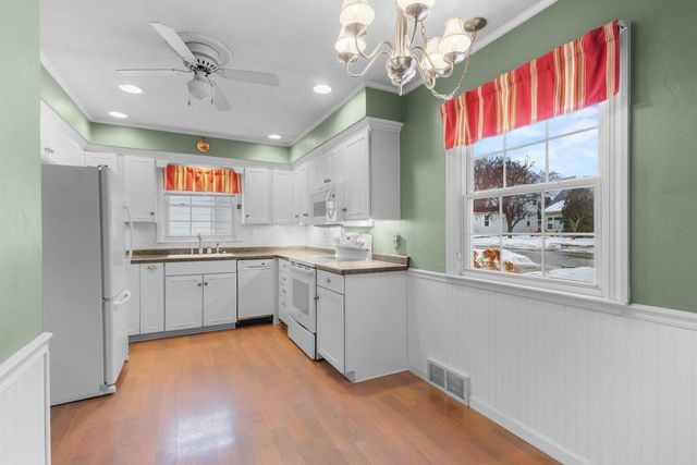 710 CEDAR STREET, Neenah, WI 54956