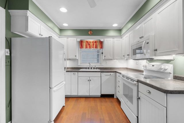 710 CEDAR STREET, Neenah, WI 54956