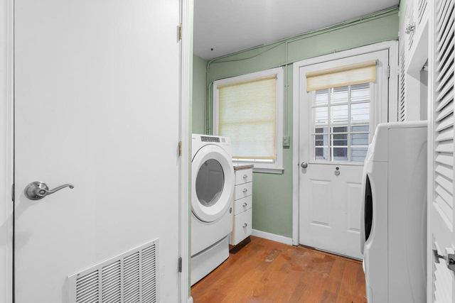 710 CEDAR STREET, Neenah, WI 54956