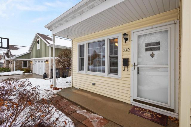 710 CEDAR STREET, Neenah, WI 54956