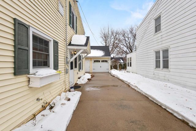 710 CEDAR STREET, Neenah, WI 54956