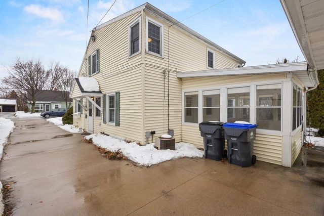 710 CEDAR STREET, Neenah, WI 54956