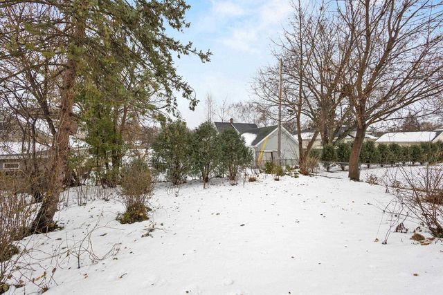 710 CEDAR STREET, Neenah, WI 54956