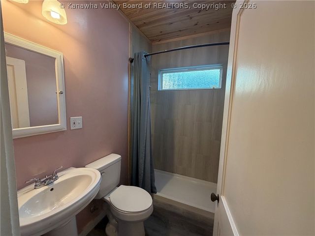 1427 1st Avenue, Charleston, WV 25302