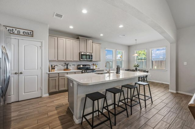 14231 Medina Drive, Baytown, TX 77523
