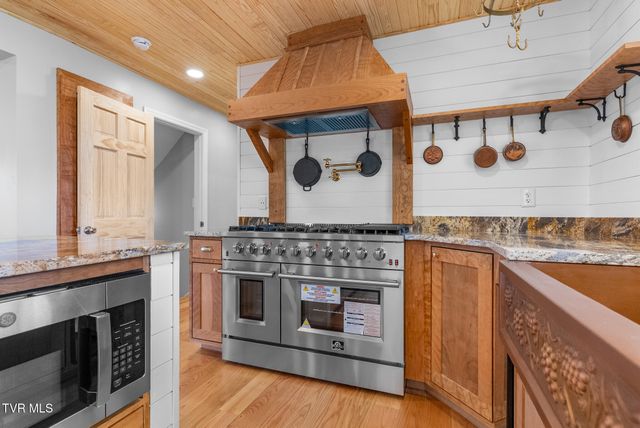 31142 Princeton Avenue, Meadowview, VA 24361