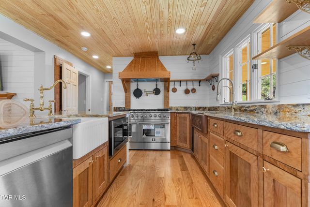 31142 Princeton Avenue, Meadowview, VA 24361