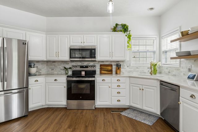 2491 Oak Hill Dr, Murfreesboro, TN 37130