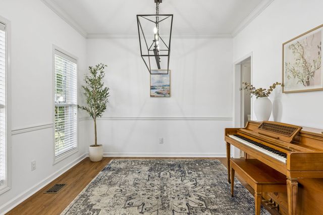 2491 Oak Hill Dr, Murfreesboro, TN 37130