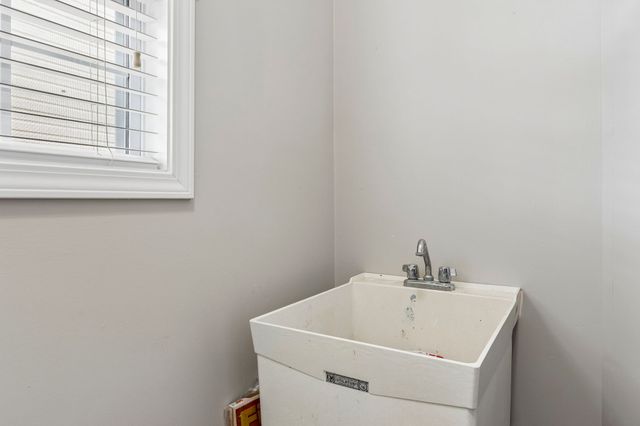 2491 Oak Hill Dr, Murfreesboro, TN 37130
