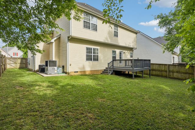 2491 Oak Hill Dr, Murfreesboro, TN 37130