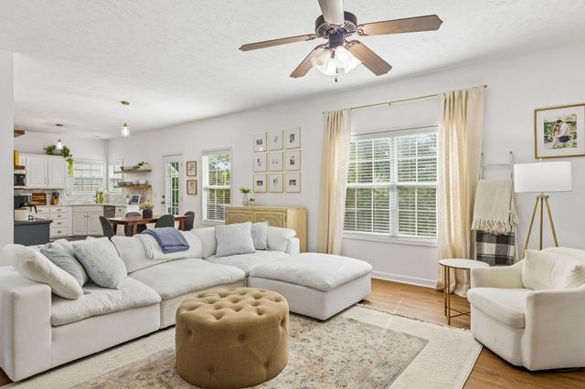 2491 Oak Hill Dr, Murfreesboro, TN 37130