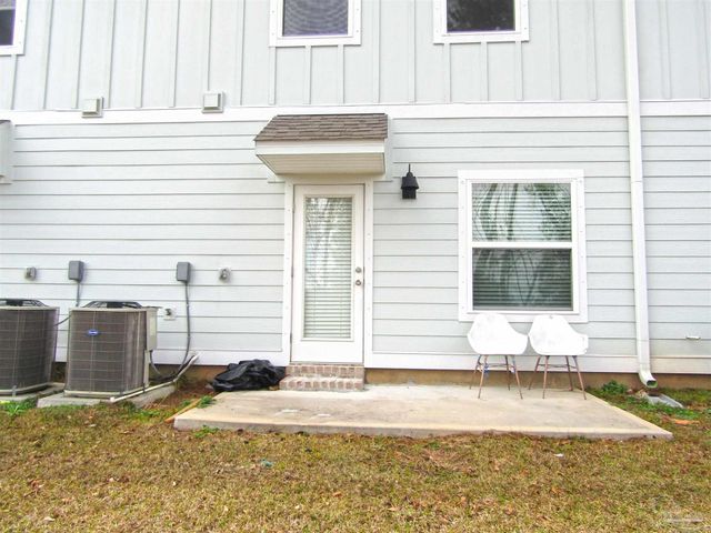 8900 Brigade Trl, Pensacola, FL 32534