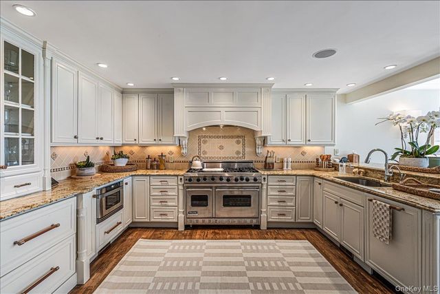 291 Dune Road, Westhampton Beach, NY 11978
