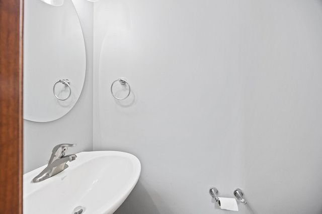 568 Four Seasons Boulevard, Aurora, IL 60504