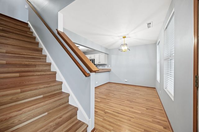 568 Four Seasons Boulevard, Aurora, IL 60504