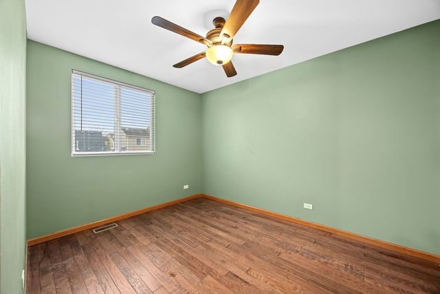 568 Four Seasons Boulevard, Aurora, IL 60504