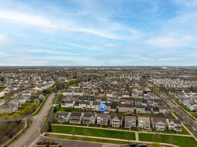 568 Four Seasons Boulevard, Aurora, IL 60504