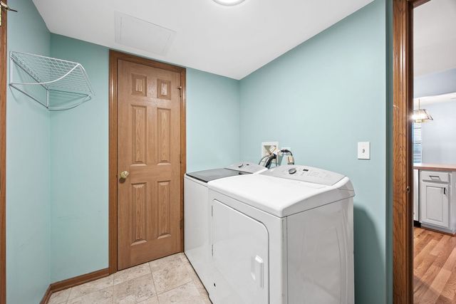 568 Four Seasons Boulevard, Aurora, IL 60504